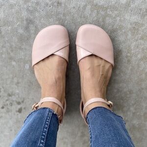 Shapen Poppy Rose Natural Foot Flat